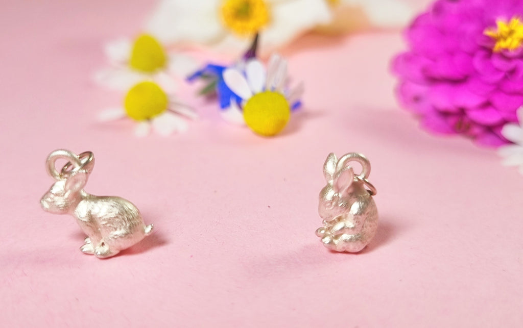 Hase Kette Silber 925 Anhänger Charm Hase Geschenk Damen nickelfrei Echtschmuck Handarbeit handmade Schmuck amazon Hase Kinderschmuck Silber Geschenk Kommunion Kinderschmuck silber eingerollt