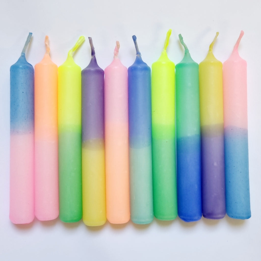 GLOWYBOX Geburtstagskerzen für Kerzenring Kerzen für Kindergeburtstag bunte Kinderkerzen Geburtstagszug Minikerzen bunt Baumkerzen bunt neon dip Dye Kerzen regenbogen pastell 20er