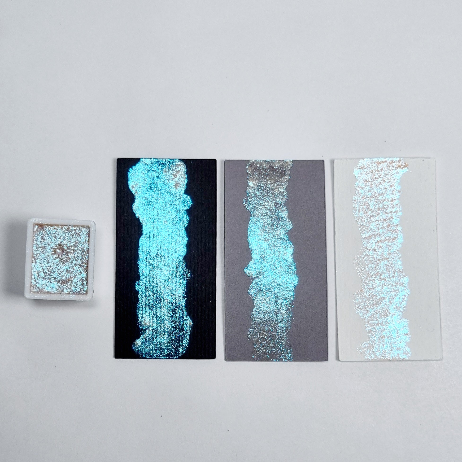 GLOWYBOX Holografische Glitter Aquarellfarbe, Glitzer Aquarell für besondere Highlight Glitzer Wasserfarben Holografische Farbe Glitter Farbe 1/2 Pfanne 2 ml (MAGIC IRIS 2)