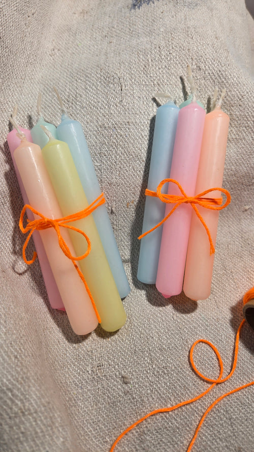 GLOWYBOX Geburtstagskerzen Babyfeier Taufe für Kerzenring Kerzen für Babygeburtstag 1.Geburtstag bunte Kinderkerzen Geburtstagszug Minikerzen bunt Baumkerzen bunt neon dip Dye Kerzen Baby Regenbogen