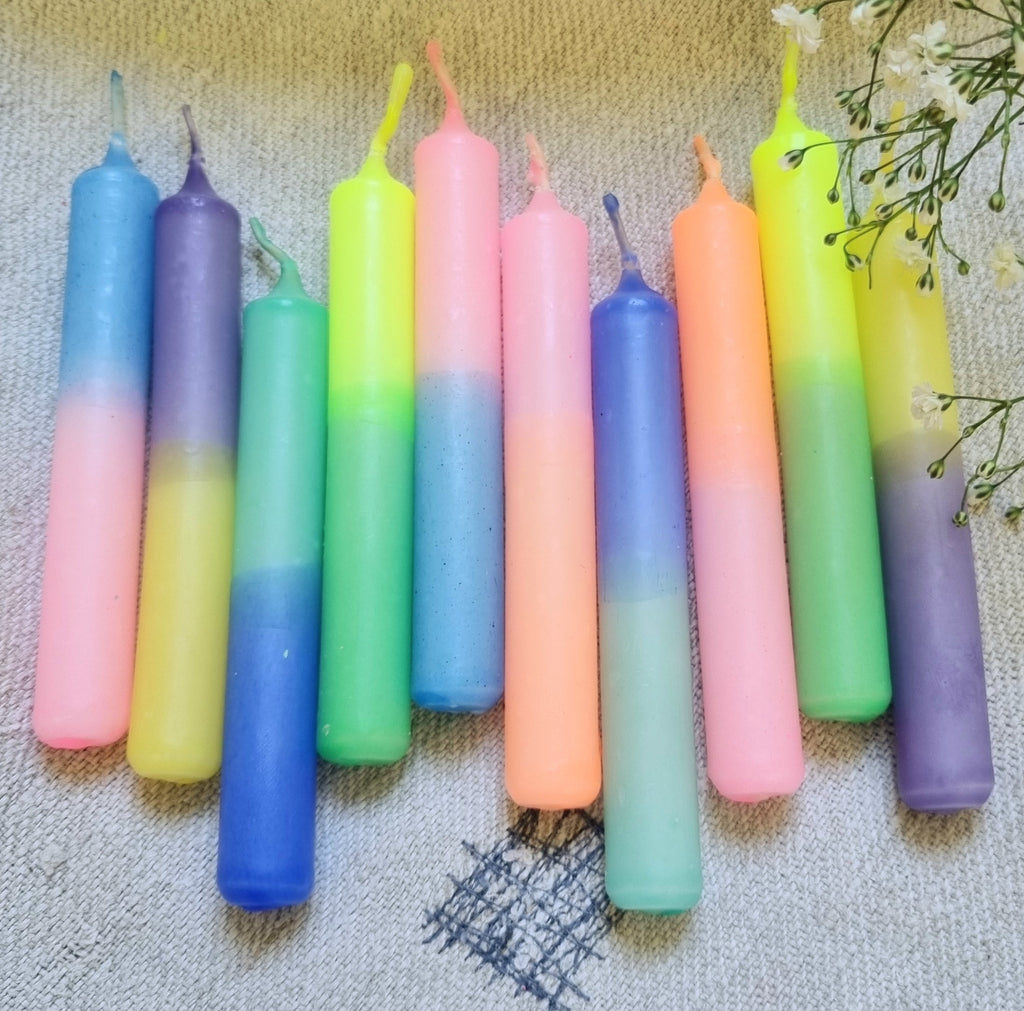 GLOWYBOX Geburtstagskerzen für Kerzenring Kerzen für Kindergeburtstag bunte Kinderkerzen Geburtstagszug Minikerzen bunt Baumkerzen bunt neon dip Dye Kerzen regenbogen pastell 20er