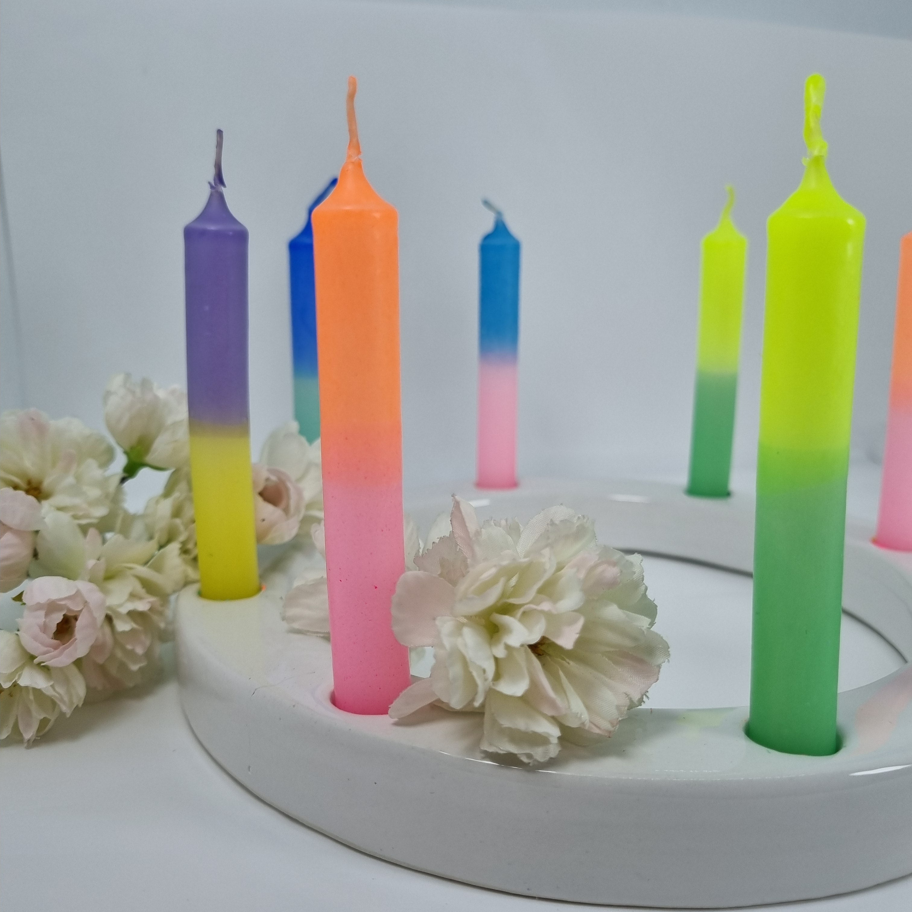 GLOWYBOX Geburtstagskerzen für Kerzenring Kerzen für Kindergeburtstag bunte Kinderkerzen Geburtstagszug Minikerzen bunt Baumkerzen bunt neon dip Dye Kerzen regenbogen pastell 10er