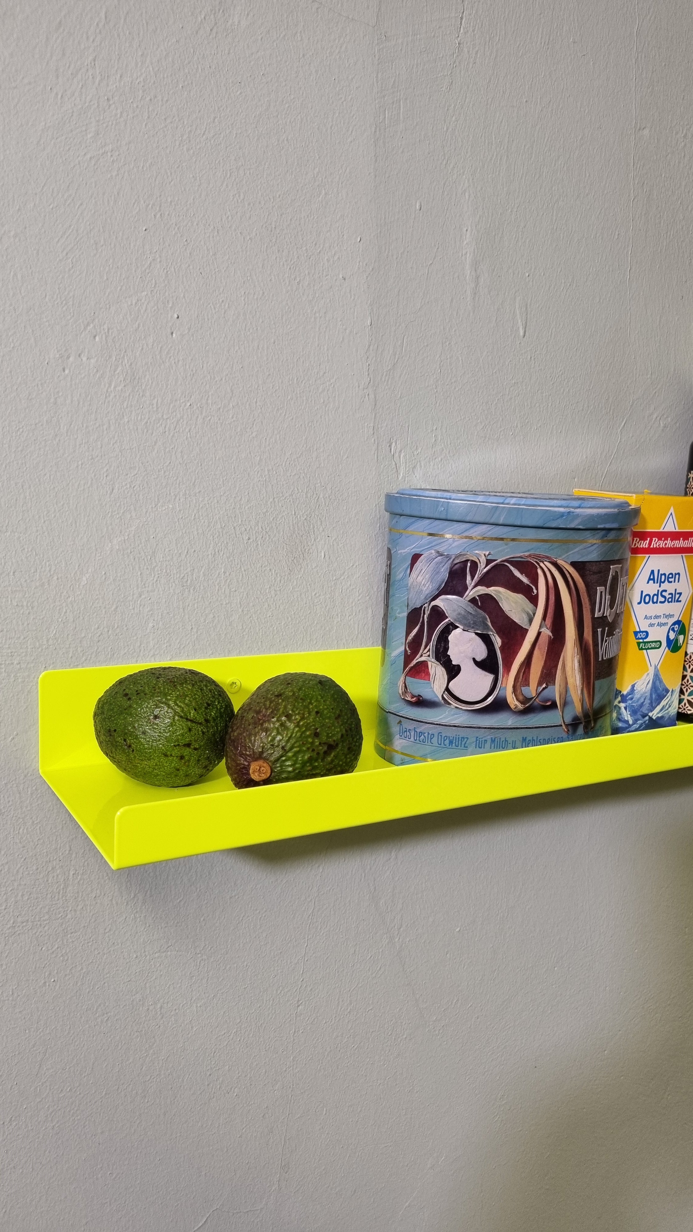 Wandregal gelb Bilderleiste neongelb Geschenk Wohnung Frau Geschenkidee Bilderleiste  75 cm lang Bilderleiste stabil, Gewürzregal neon, Ablageregal Flur, Wandregal Kinderzimmer neonfarben