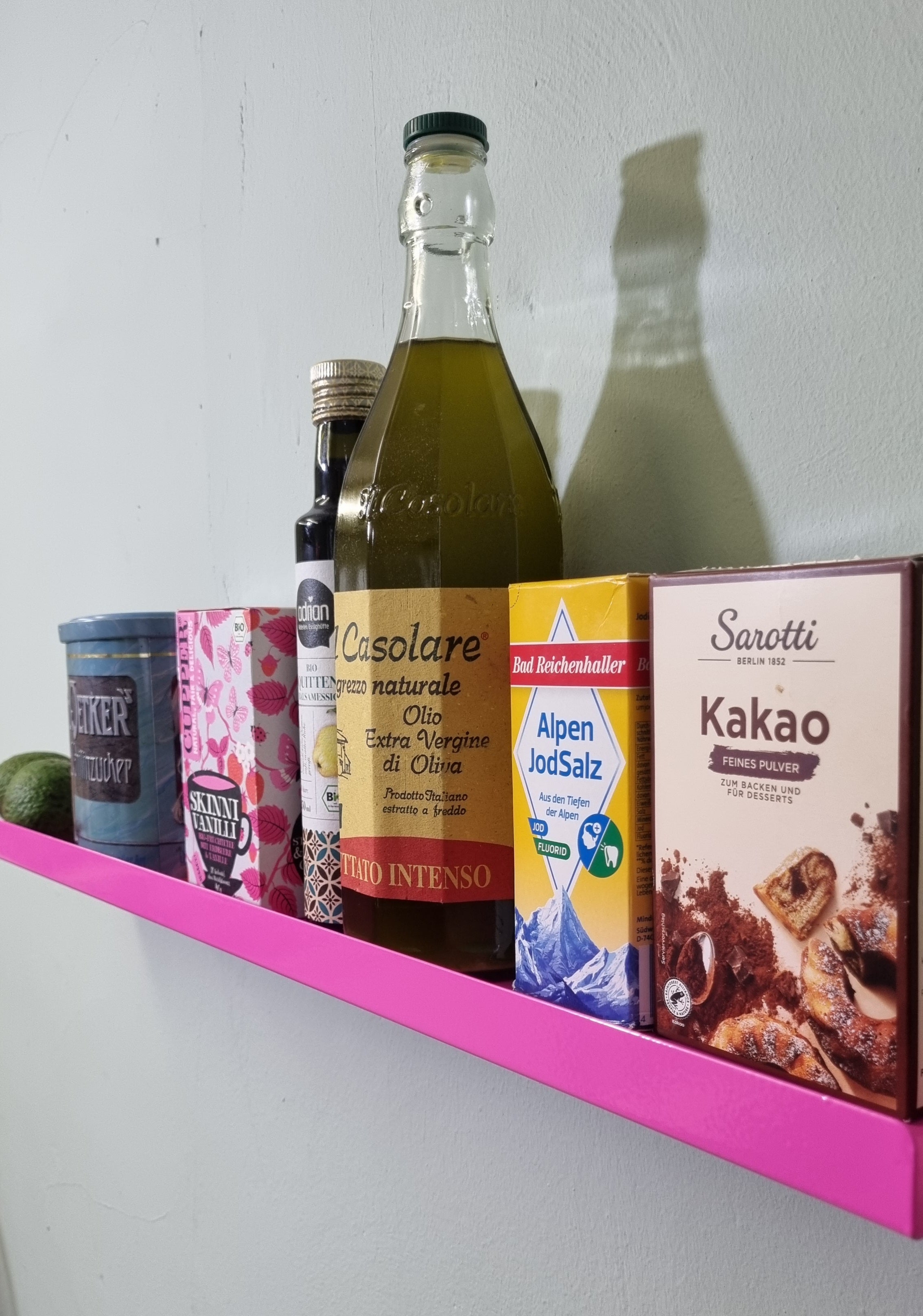 Wandregal neonmagenta Bilderleiste neonpink Geschenk Wohnung Frau Geschenkidee Bilderleiste  75 cm lang Bilderleiste stabil, Gewürzregal neonpink, Ablageregal Flur, Wandregal Kinderzimmer neonfarben